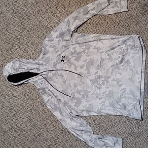 Large Under Armour cold gear sweatshirt